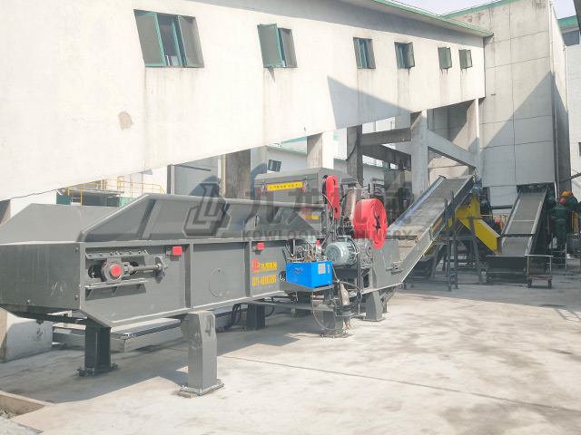 森林造紙綜合破碎機生產線現(xiàn)場